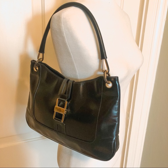 Gucci Handbags - GUCCI black leather vintage handbag 😍